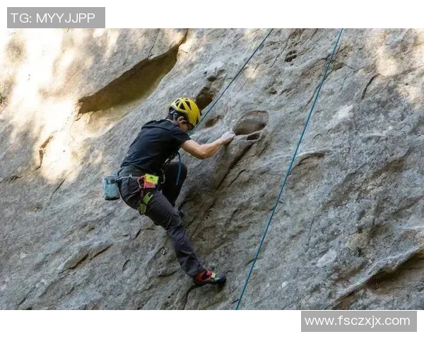 广州攀岩队的中路突破之路：探索攀岩深度与团队精神的结合