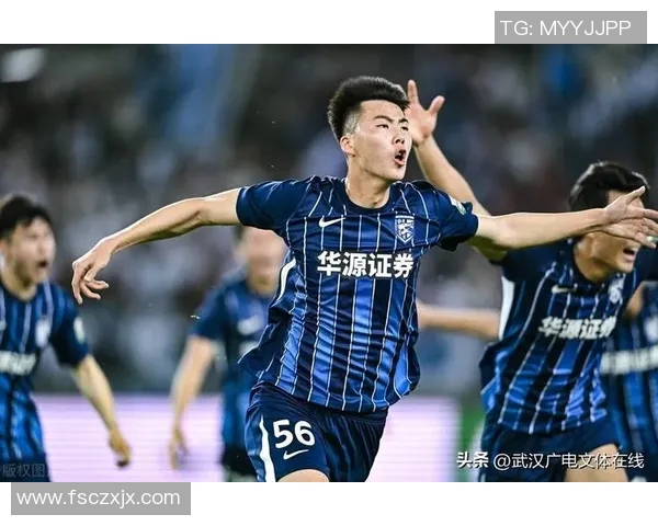 足球明星齐聚武汉展现风采球迷热情高涨共庆盛事